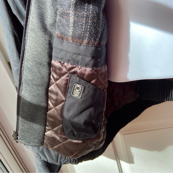 weatherproof Garment winter microfiber bomber jacket. Lined zippered pockets. - Picture 6 of 12